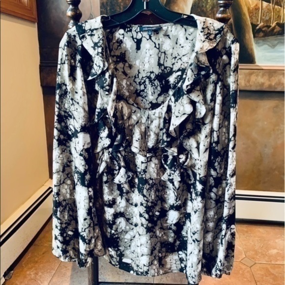✨✨Anne Klien Ruffle Collar Neutral Tone Print Top ✨L ✨ - Picture 2 of 9